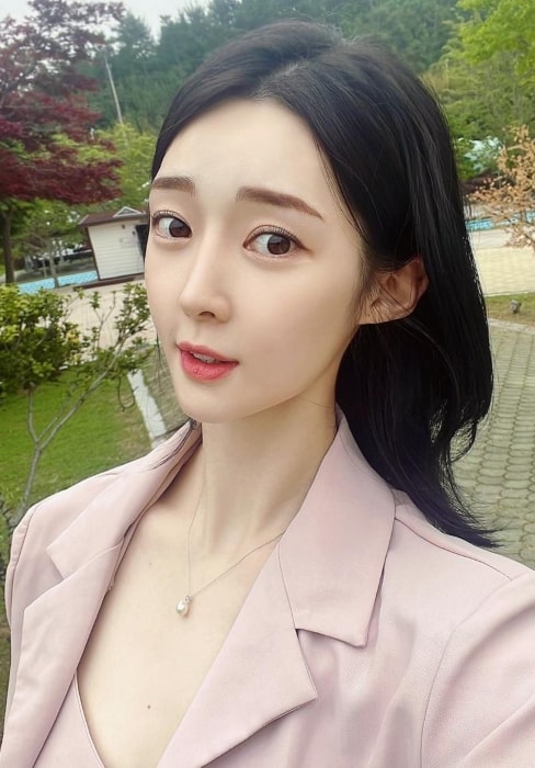 Areum as seen while clicking a selfie in May 2023