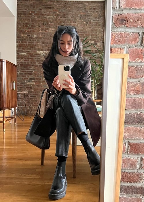 Ashika Pratt as seen while clicking a mirror selfie in Brooklyn, New York City, New York in March 2023
