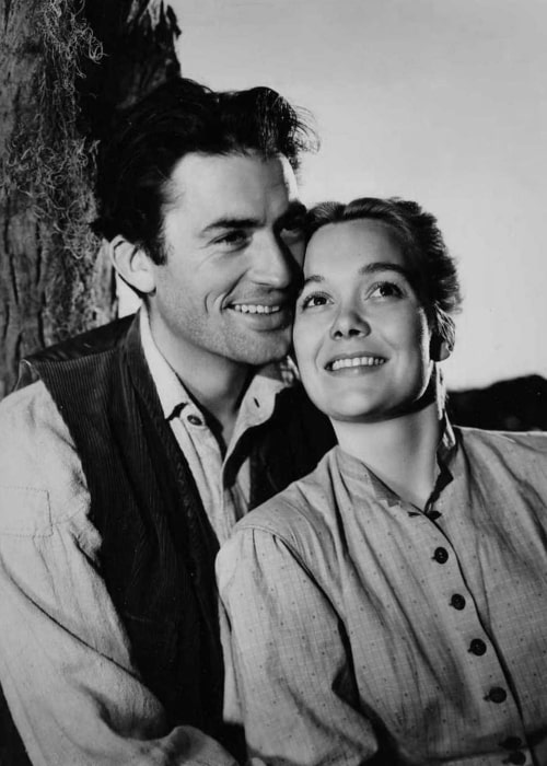 Jane Wyman and Gregory Peck in a publicity photo for the 1946 film 'The Yearling'