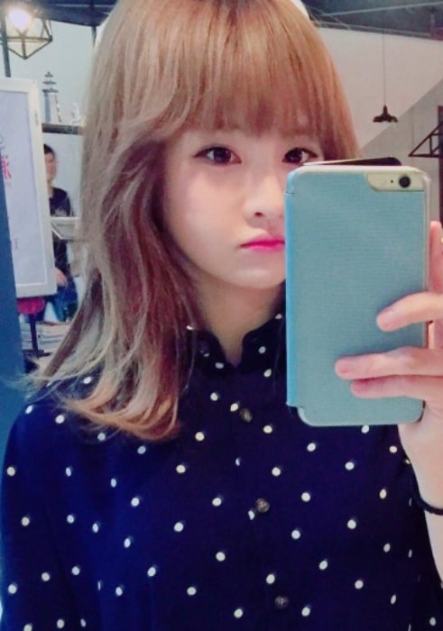 Jeon Boram as seen while taking a mirror selfie in January 2016