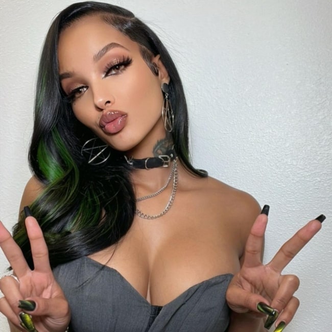 LoLa Monroe as seen while pouting for a picture in January 2023