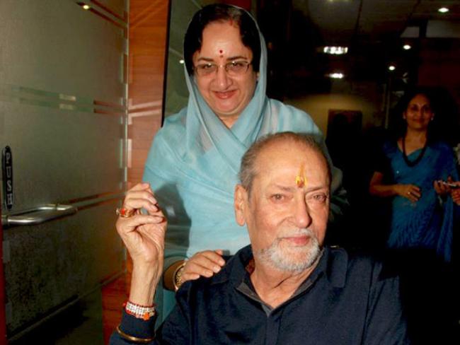 Shammi Kapoor as seen with his wife Neila Devi in 2010