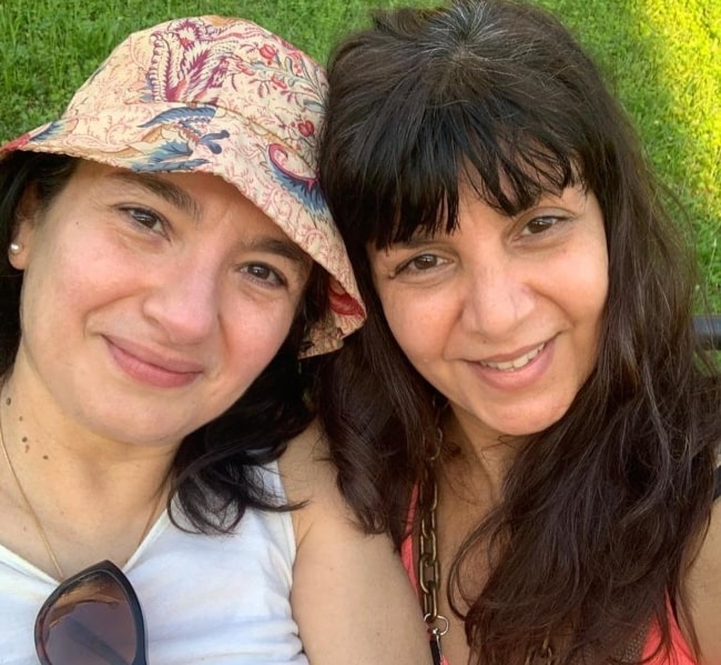 Zenobia Shroff (Left) smiling in a selfie with Avan Mehta in October 2022