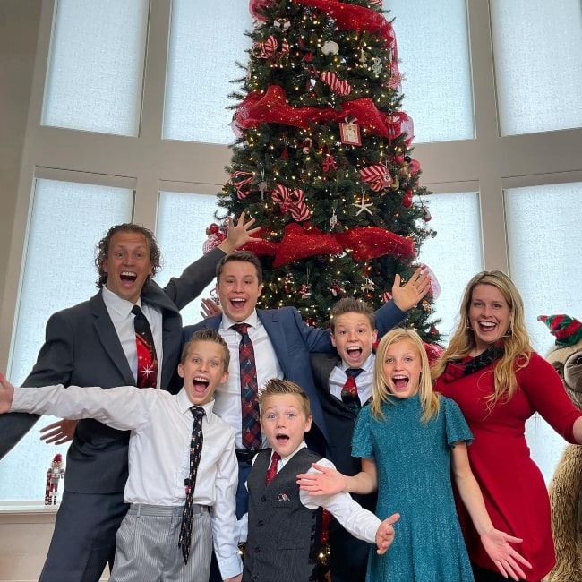 Alyson Myler as seen in a picture with Shane and their children that was taken in December 2020