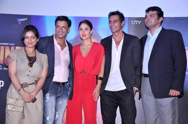 (From r to l) Siddharth Roy Kapur, Arjun Rampal, Kareena Kapoor, Madhur Bhandarkar, and Divya Dutta seen at the First look launch of Heroine in 2012