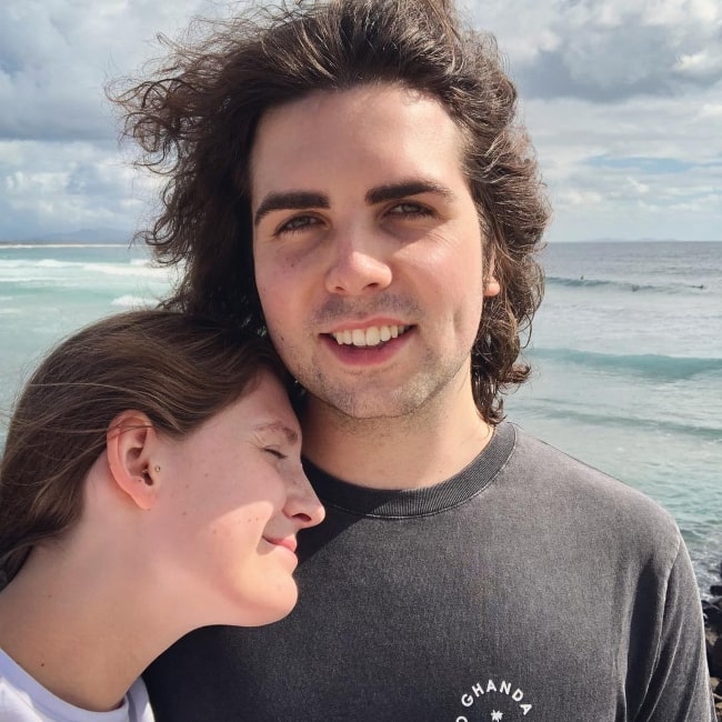 Keisyo as seen in a picture with her boyfriend Jeruhmi at Byron Bay in April 2018