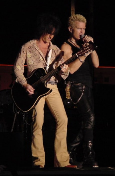 Steve Stevens (Left) and Billy Idol performing at Sam's Town Casino in Tunica, Mississippi in 2003