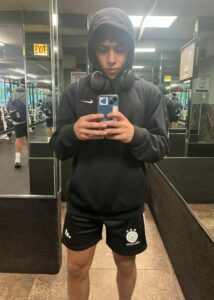 5ddie Height, Weight, Age, Education, Girlfriend, Family