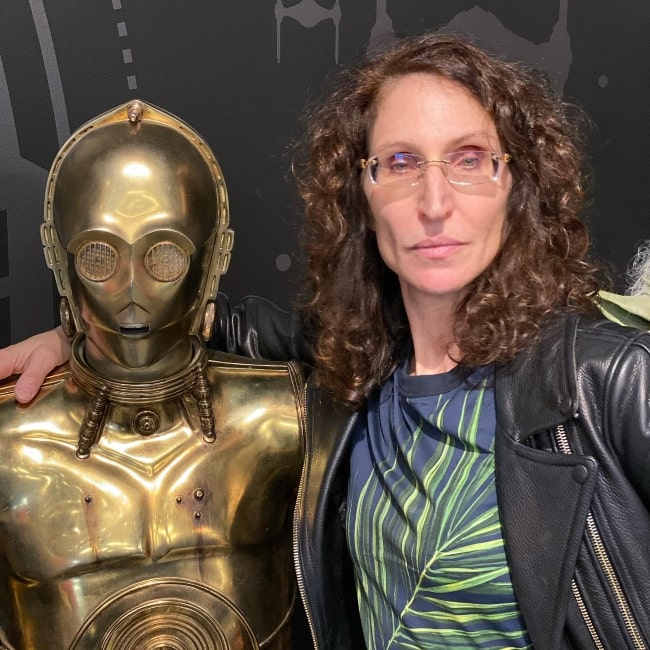 Bonnie Aarons as seen in a selfie taken alongside C-3PO at Sideshow Collectibles in December 2019