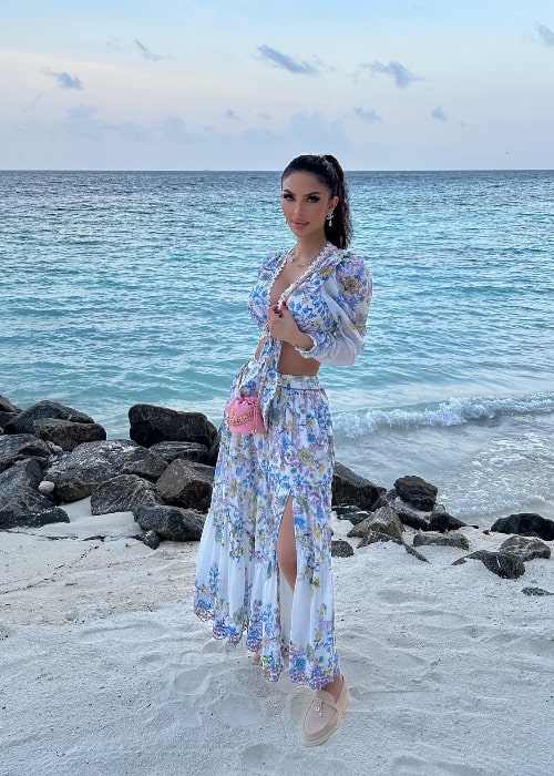 Faryal Makhdoom as seen while posing for the camera while enjoying her time in Maldives in June 2023