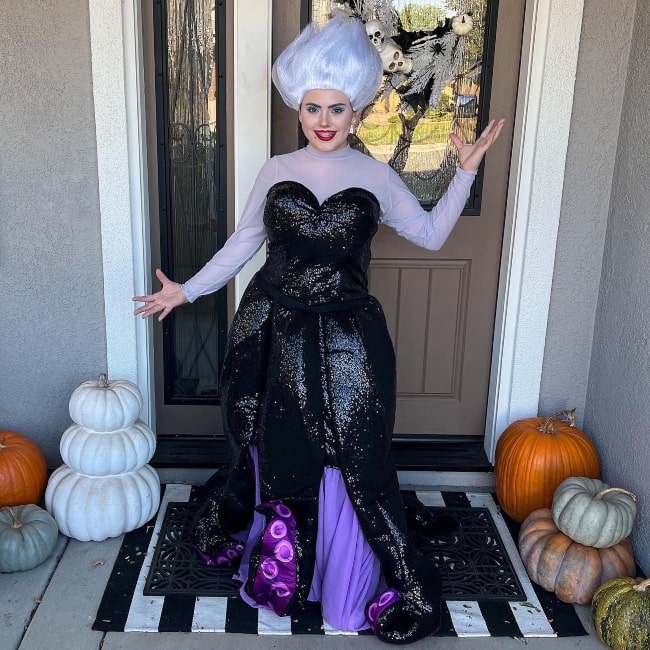 Gracelynn Weiss dressed as the fictional character of Ursula for Halloween in November 2022