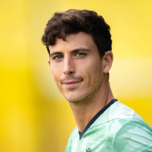 Pau Torres (Footballer) Height, Weight, Age, Wife, Family, Facts