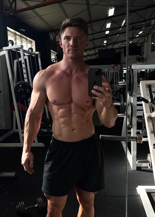 Steve Cook Height Weight Age Girlfriend Family   Steve Cook As Seen In A Selfie That Was Taken In December 2022 