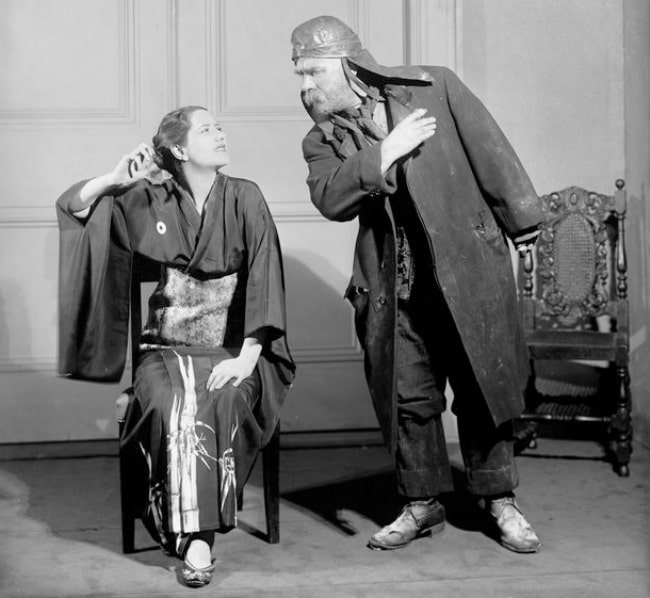 Henry Travers and Lynn Fontanne as seen in the Theatre Guild production of 'Pygmalion' (1926)
