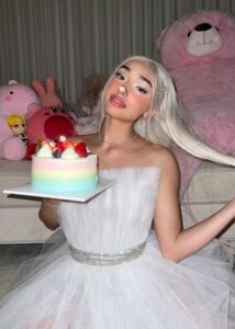 Kathleen Hixson Height, Weight, Age, Boyfriend, Family