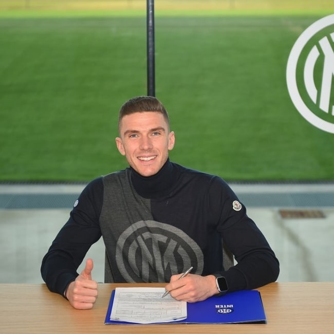 Robin Gosens as seen in a picture during his signing with Inter Milan in January 2022