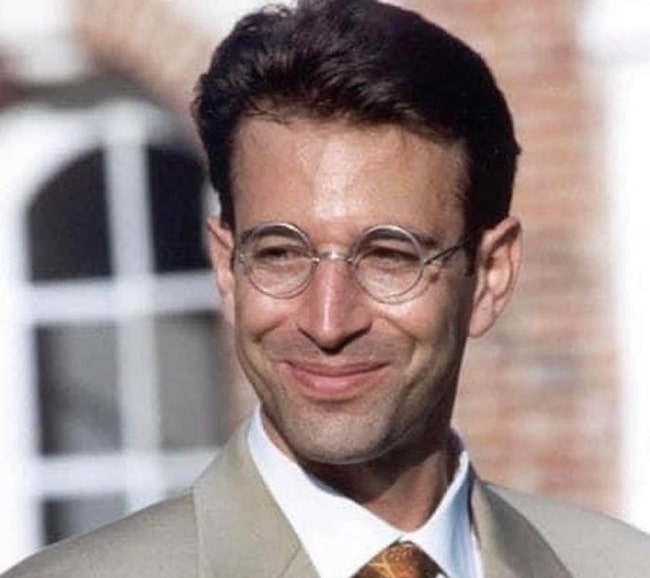 Daniel Pearl as seen while smiling in a picture