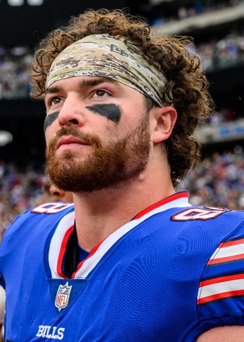 Dawson Knox with the Buffalo Bills as seen while wearing the 'Salute to Service' headband during pregame ceremonies at MetLife Stadium in East Rutherford, New Jersey on November 6, 2022