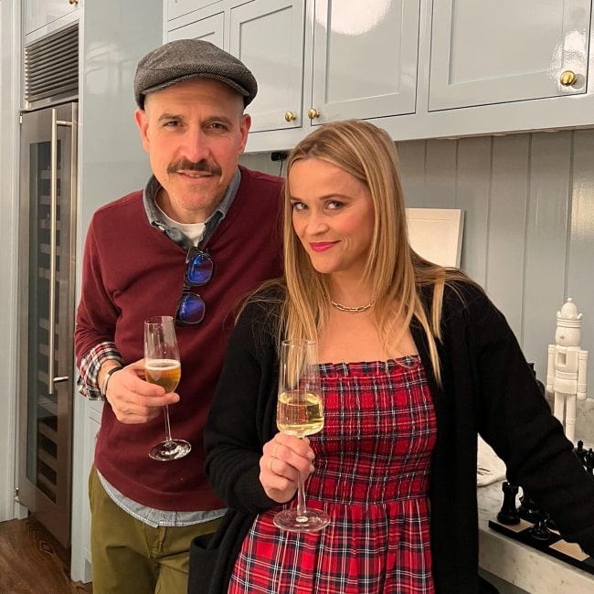 Jim Toth and his then-wife Reese Witherspoon in a picture taken on Valentine's Day in February 2022