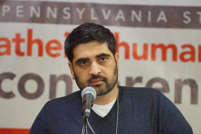 Muhammad Syed as seen while giving a talk at PASTAH CON in 2015