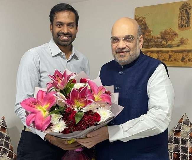 Pullela Gopichand (Left) as seen while posing for a picture along with Amit Shah in Hyderabad, Telangana in September 2022
