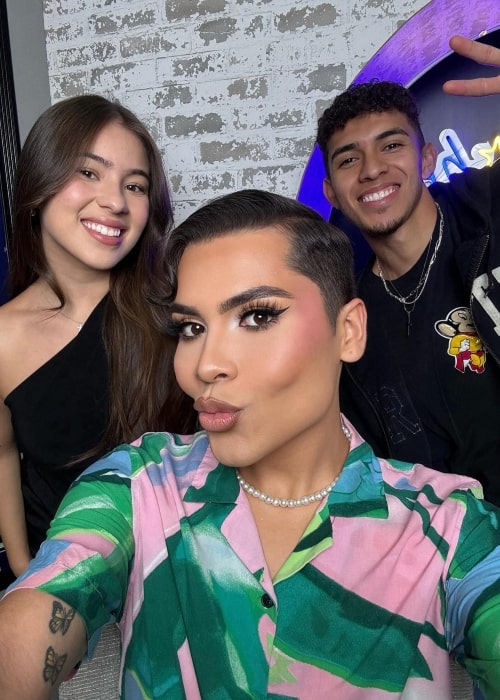 JaycoSet as seen in a selfie with Alannized and Valentina Damas in November 2023