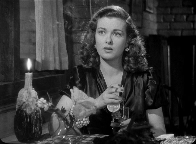 Joan Bennett as seen in a screenshot from the 1945 film Scarlet Street