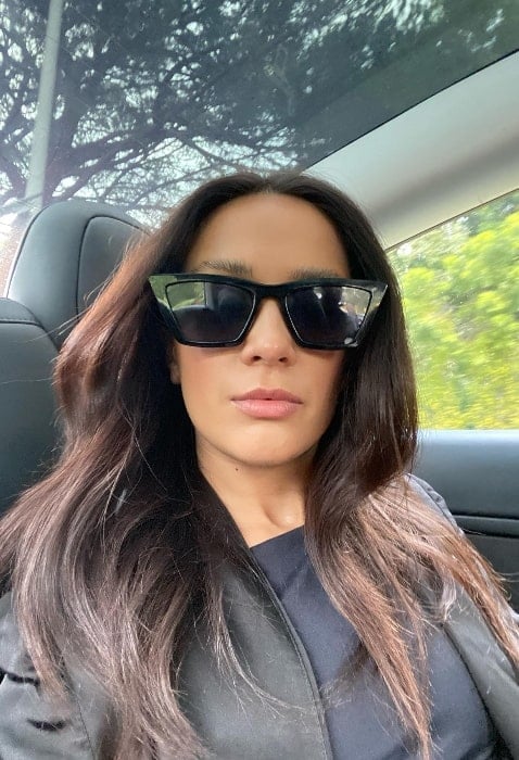 Amy-Leigh Hickman as seen while taking a car selfie in West Hollywood, California in April 2023