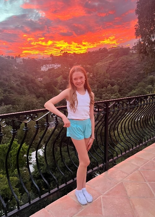 Juliet Donenfeld as seen while posing for a picture during a stunning sunset in September 2023