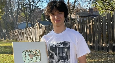 Lofe Height, Weight, Age, Facts, Real Name, Family