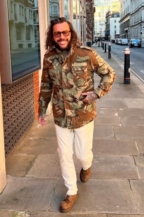 Pete Wicks as seen while smiling in an Instagram post in December 2023
