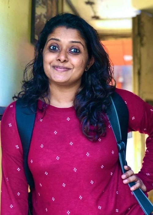 Shelly Kishore as seen while smiling for a picture in March 2023