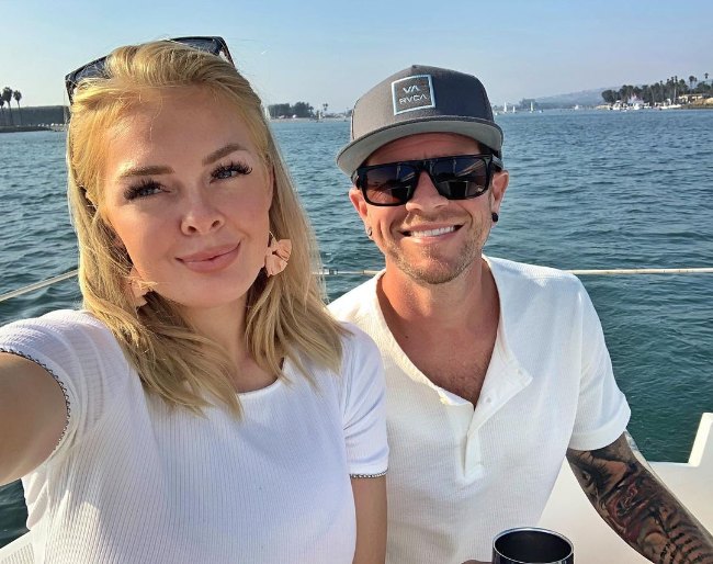 Jacob Underwood as seen in an Instagram selfie with his wife Chandler in October 2020