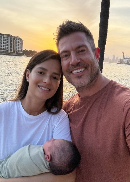 Jesse Palmer as seen while smiling for a selfie with his wife Emely Fardo and their daughter in January 2024