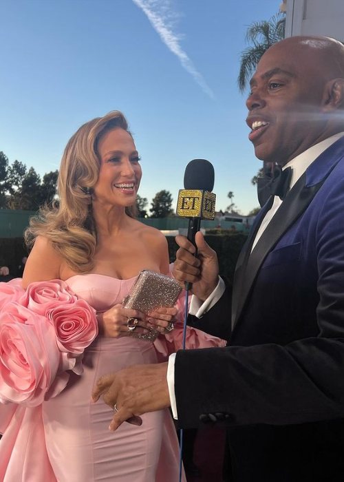 Kevin Frazier as seen interviewing Jennifer Lopez at the Golden Globes red carpet in January 2024