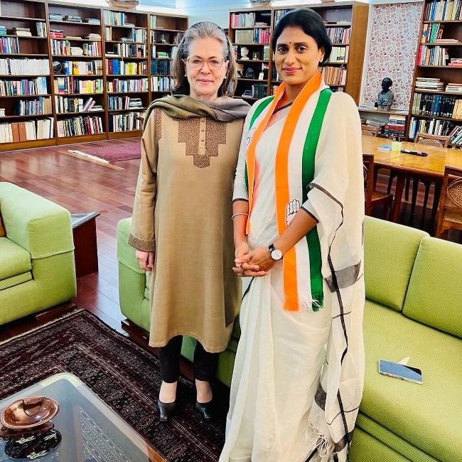 Y. S. Sharmila as seen while posing for a picture with Sonia Gandhi