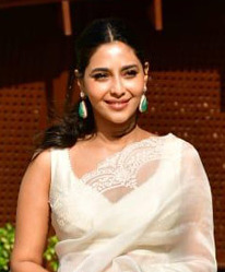 Aishwarya Lekshmi (Ponniyin-Selvan-Part-2-snapped-promoting-their-film-2)