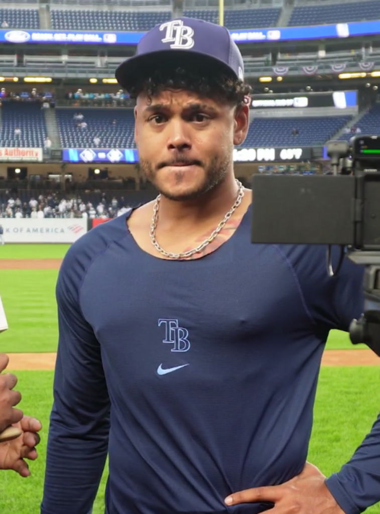 Freddy Peralta (Np Meaq8nvI)